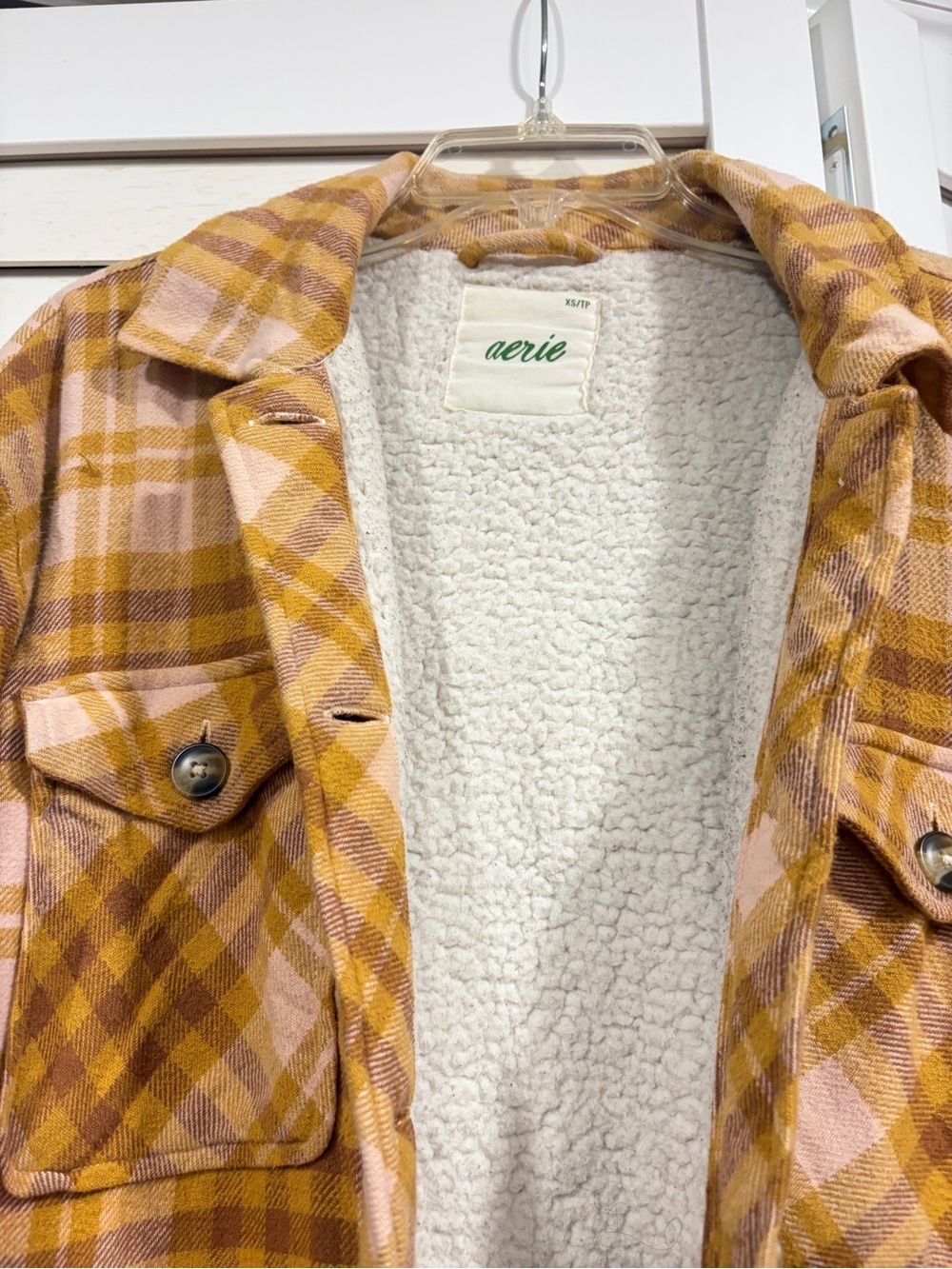 Aerie Fur/Sherpa Lined Pink and Orange Flannel Jacket with Pockets+ A GIFT 🎁 - Picture 4 of 7